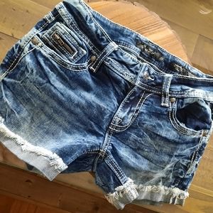 Miss Me Signature Cuffed Short Size 25